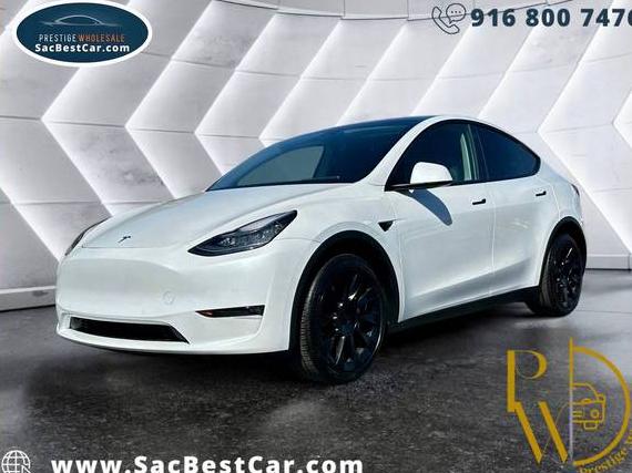 TESLA MODEL Y 2021 5YJYGDED0MF115741 image